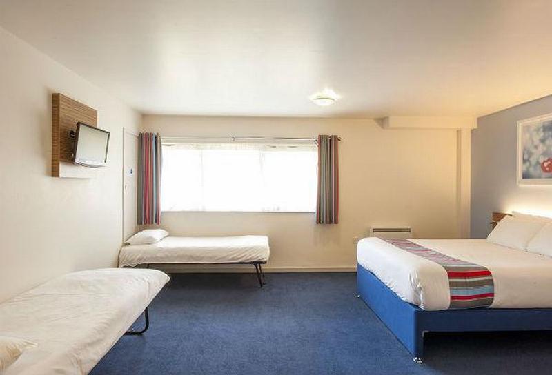 Travelodge Bath Waterside Exterior photo
